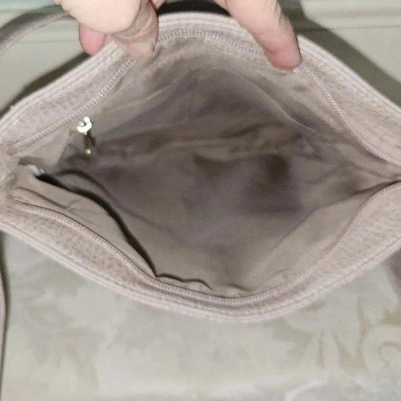 NEW BLUSH Gold Medium FAUX Leather Crossbody Shoulder Bag Purse Top Zip Pockets - Picture 13 of 13